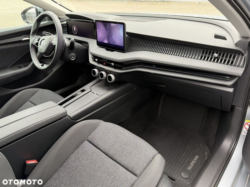 Skoda Superb 2.0 TDI SCR Essence DSG - 21