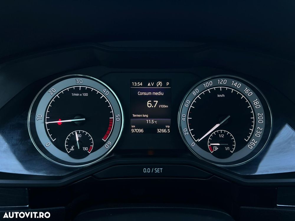 Skoda Superb 2.0 TDI DSG Style - 20