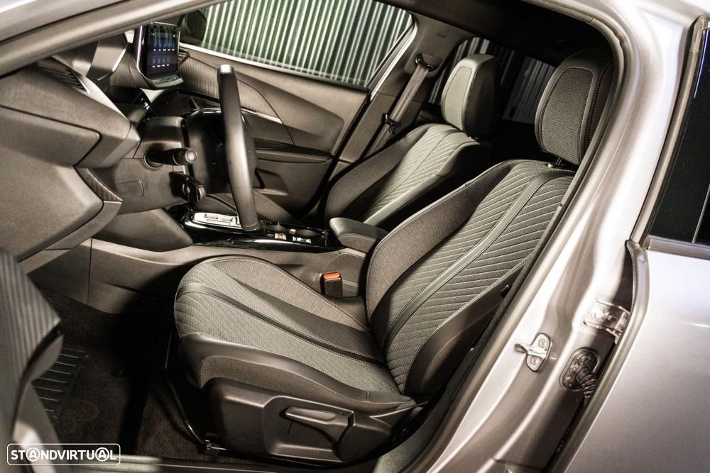 Peugeot e-2008 54 kWh Allure - 38
