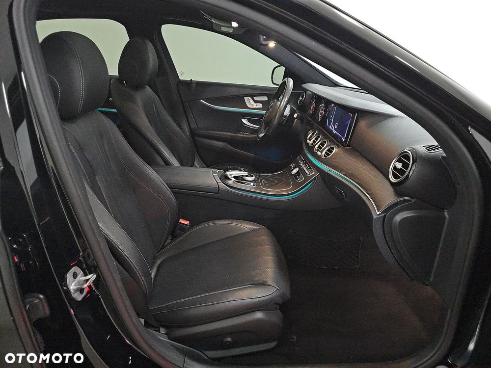 Mercedes-Benz Klasa E 300 9G-TRONIC AMG Line - 8