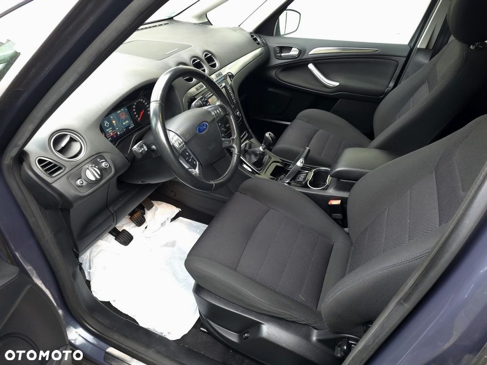 Ford S-Max - 8