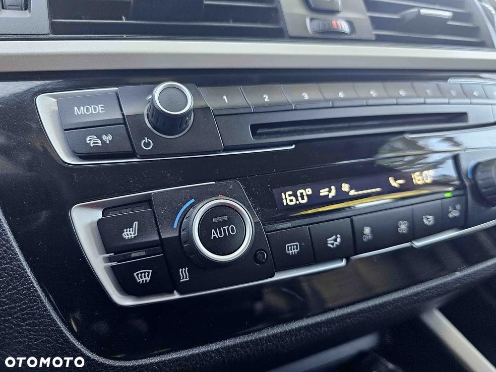 BMW Seria 1 118i Edition Metropolitan - 31