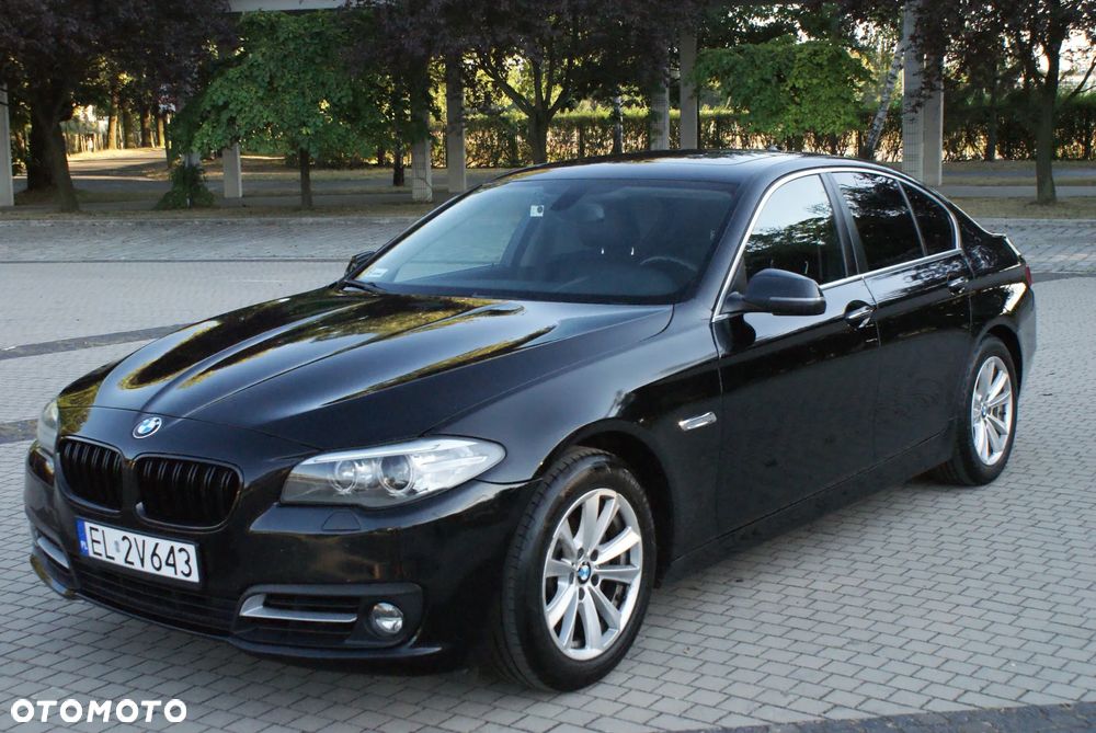BMW Seria 5 528i Sport-Aut Luxury Line - 1