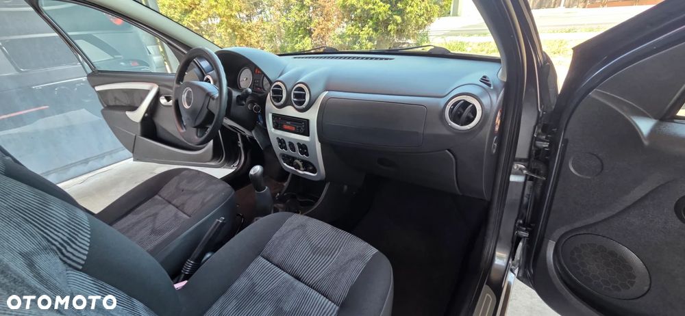 Dacia Sandero 1.2 16V Laureate - 32