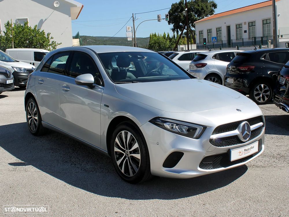 Mercedes-Benz A 250 e Style Plus - 3