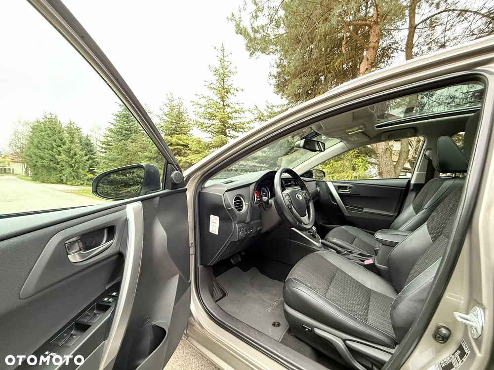 Toyota Auris - 14