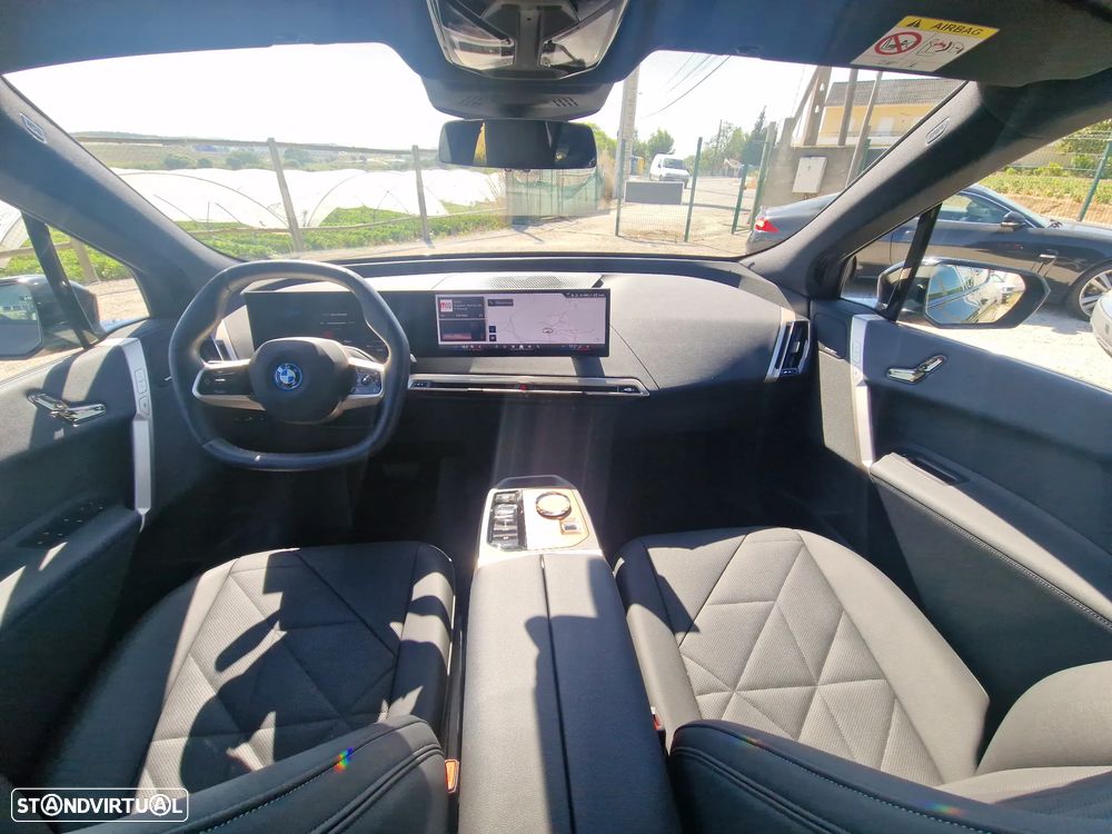 BMW iX xDrive 50 Pack Desportivo - 26
