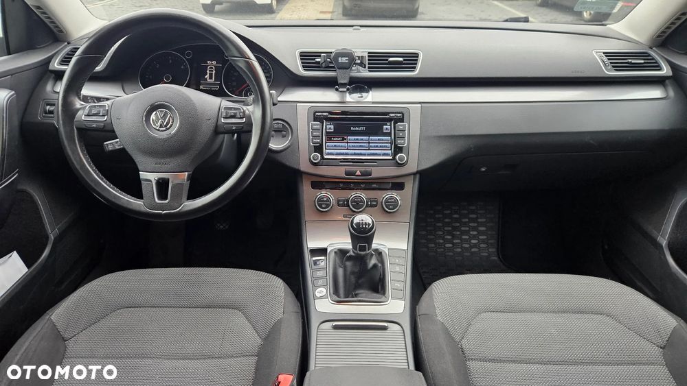 Volkswagen Passat 2.0 TDI Comfortline - 12