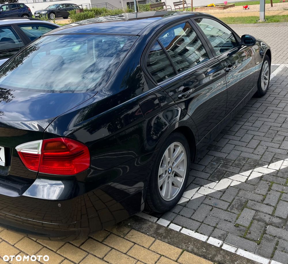 BMW Seria 3 318i - 5