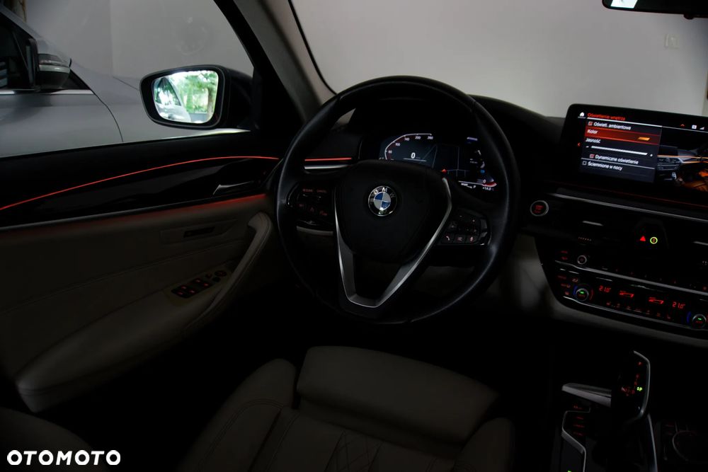 BMW Seria 5 520d xDrive MHEV - 37