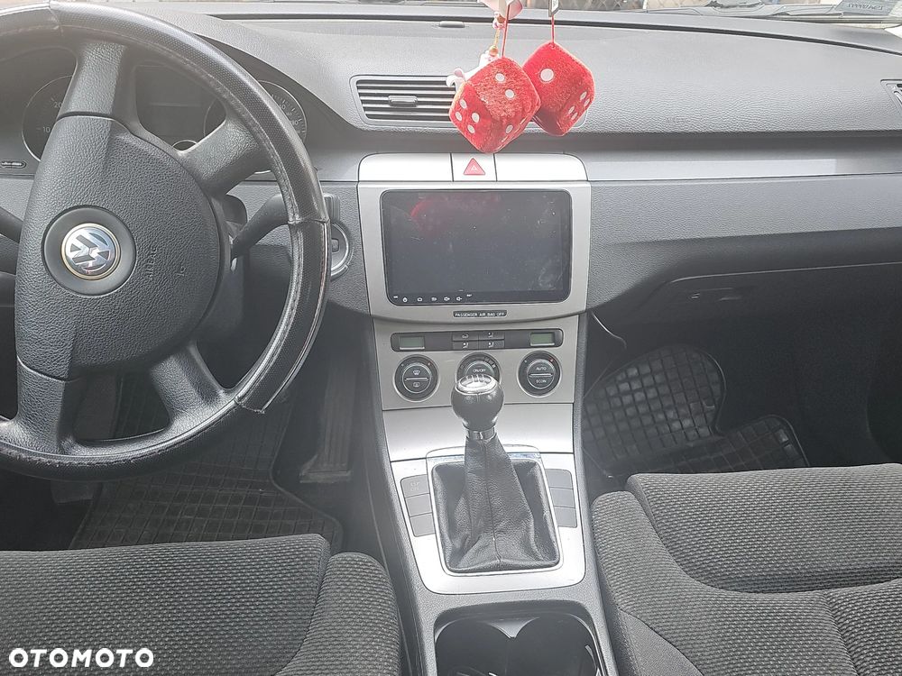 Volkswagen Passat 2.0 TDI Comfortline - 5