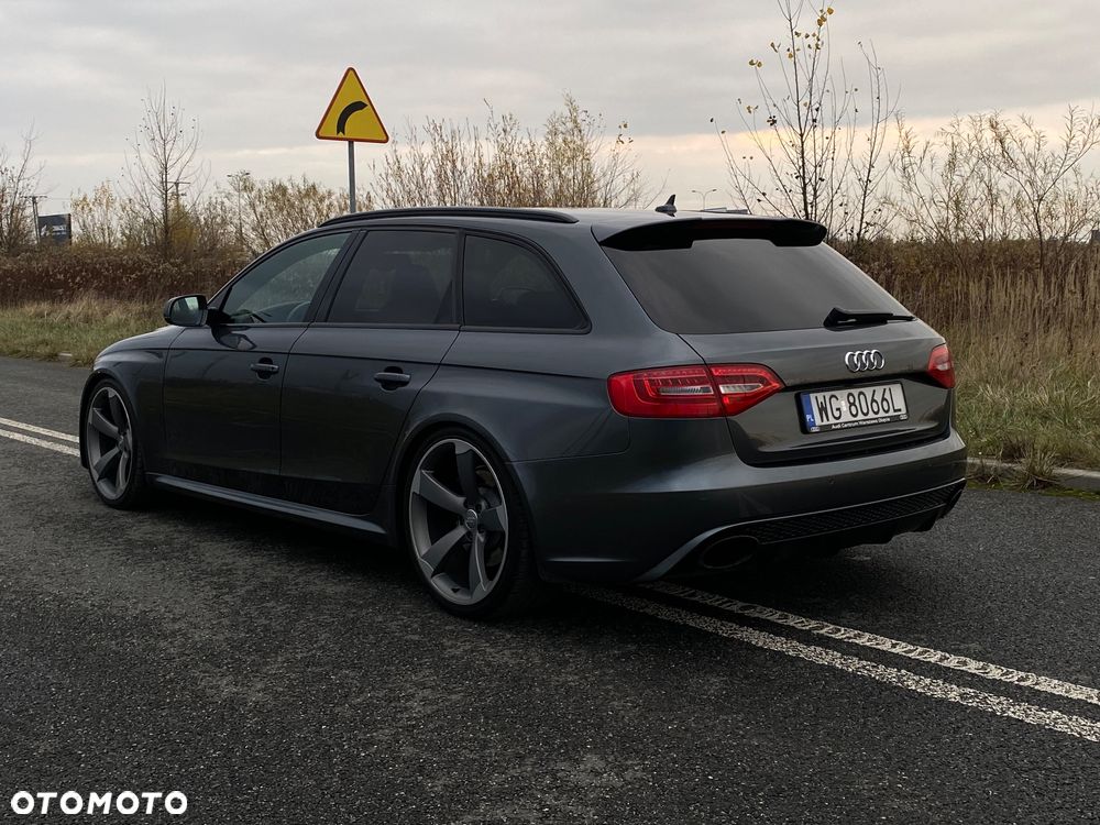 Audi RS4 Avant Standard - 7