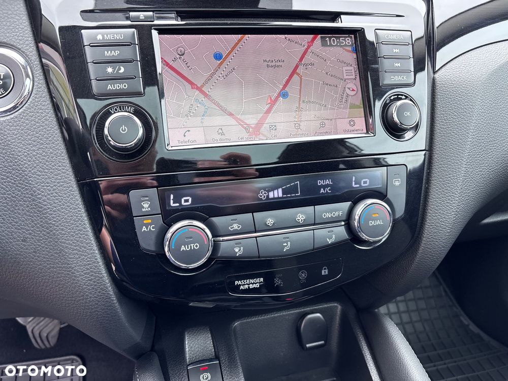 Nissan Qashqai 1.3 DIG-T N-Connecta - 23