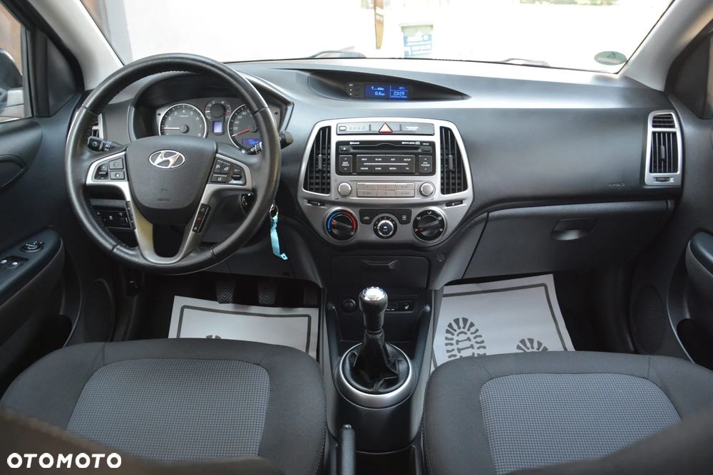 Hyundai i20 - 20