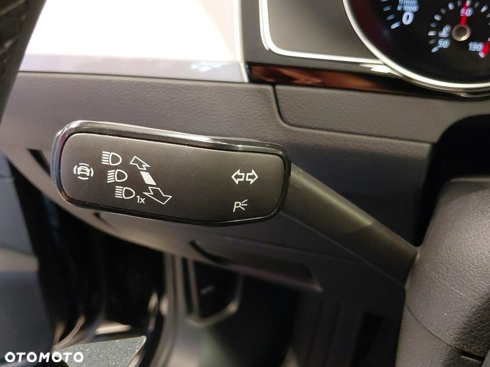 Volkswagen Passat Variant 2.0 TSI Business DSG - 30