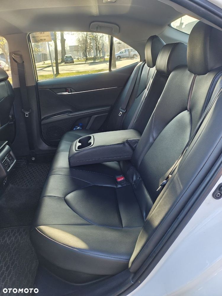Toyota Camry 2.5 Hybrid Comfort CVT - 12
