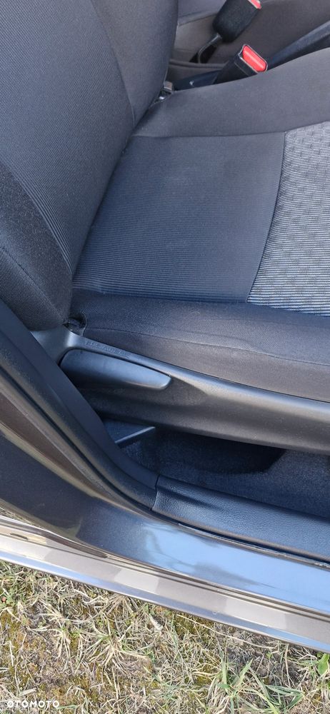 Toyota Yaris 1.33 Premium EU6 - 23