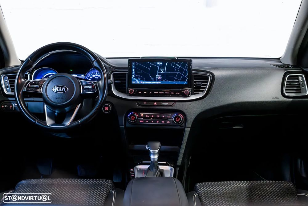 Kia XCeed - 10