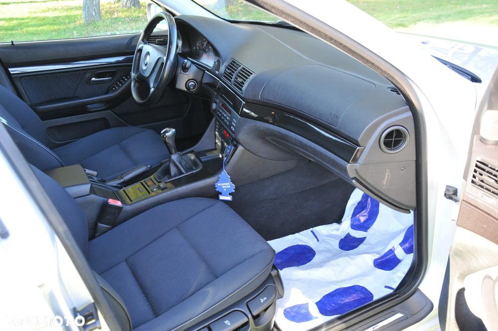 BMW Seria 5 520i - 21