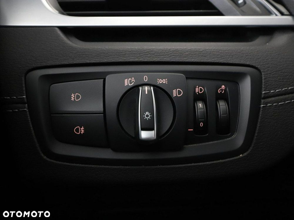 BMW X1 sDrive20d xLine - 35