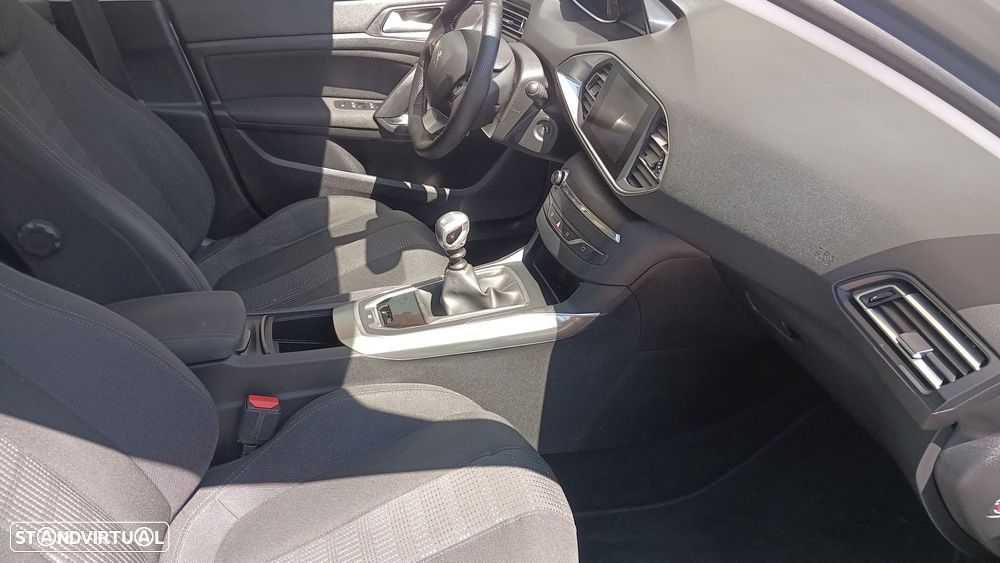 Peugeot 308 1.6 BlueHDi Allure J18 - 17