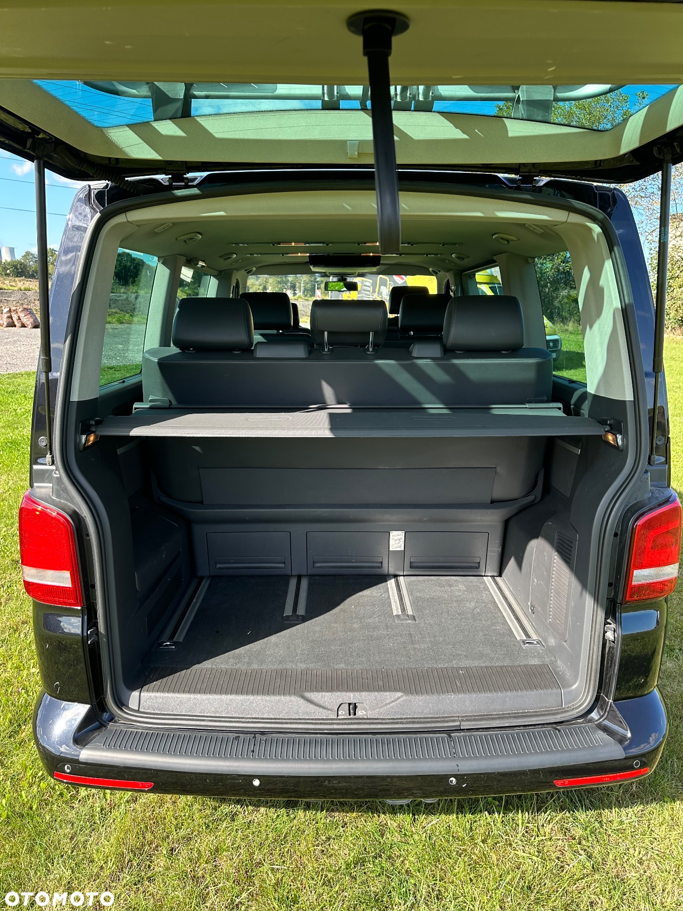 Volkswagen Multivan - 10