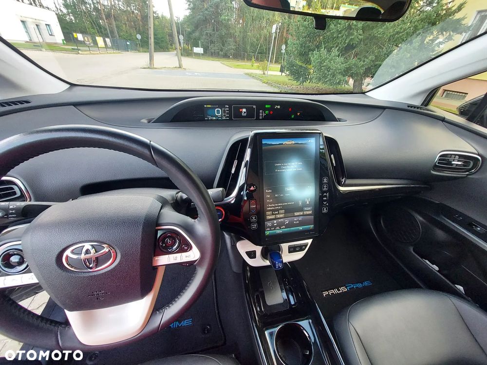 Toyota Prius Plug-in Hybrid Executive - 16