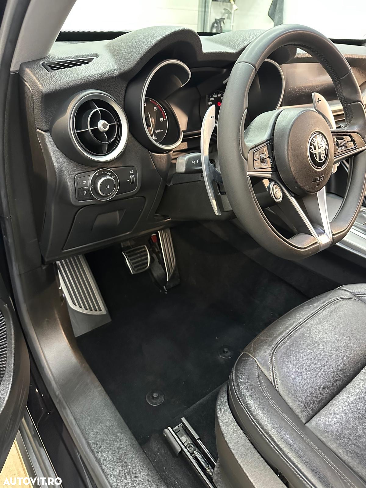 Alfa Romeo Stelvio - 12