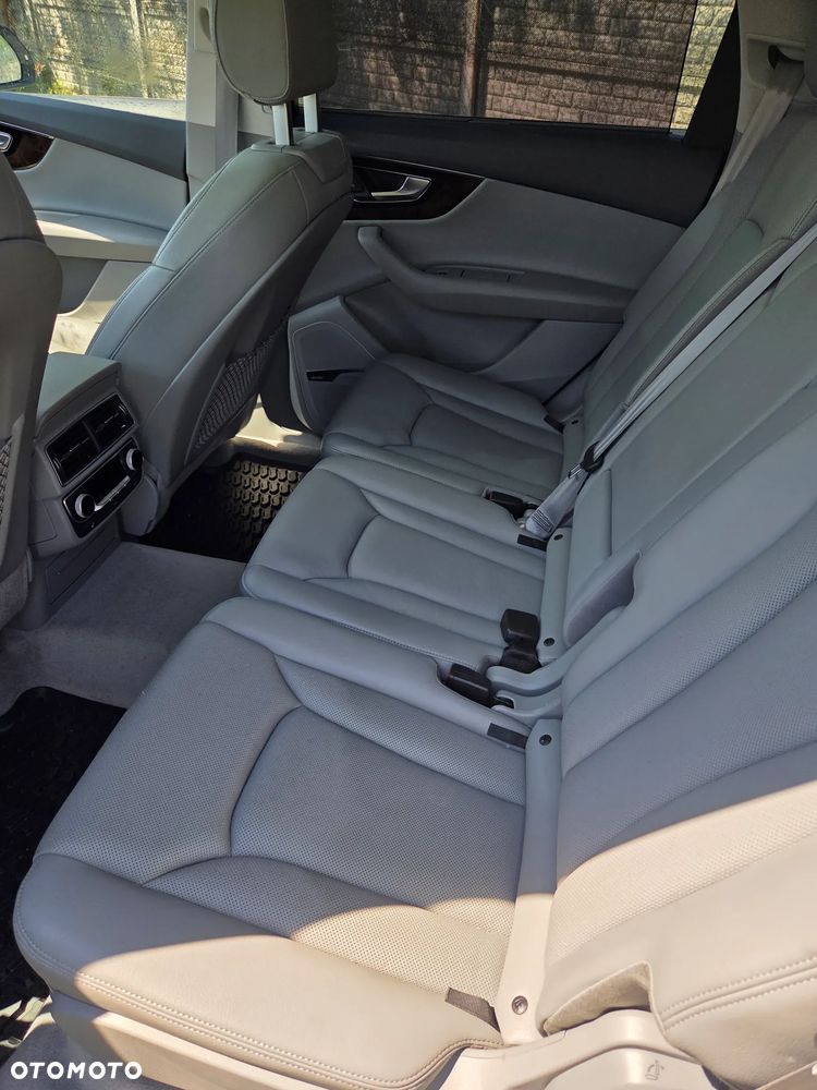 Audi Q7 - 9