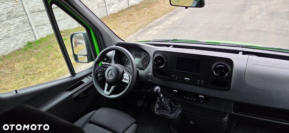 Mercedes-Benz Sprinter 907.221 - 10