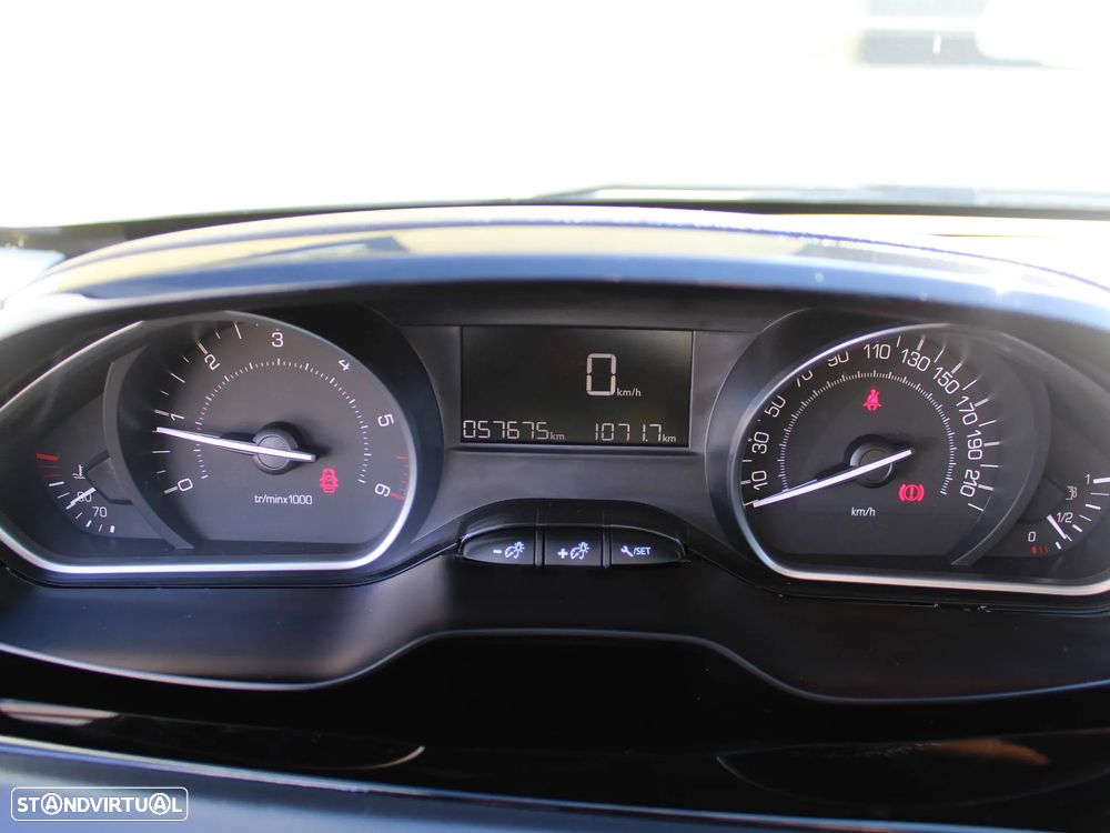 Peugeot 208 1.5 BlueHDi Van - 23