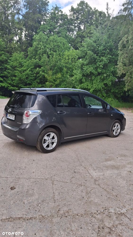 Toyota Verso 2009 photo 3