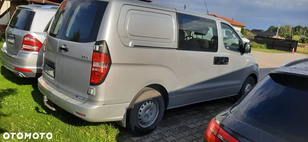 Hyundai H-1 Starex ver-2-5-crdi-travel - 3