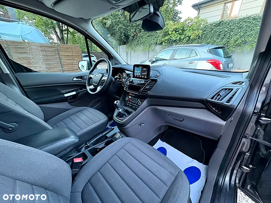 Ford Tourneo Connect Grand - 31