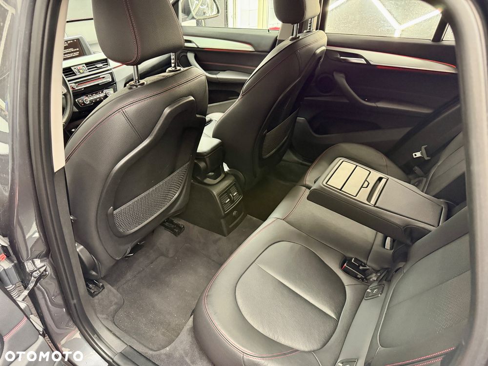 BMW X1 sDrive18d Sport Line - 18
