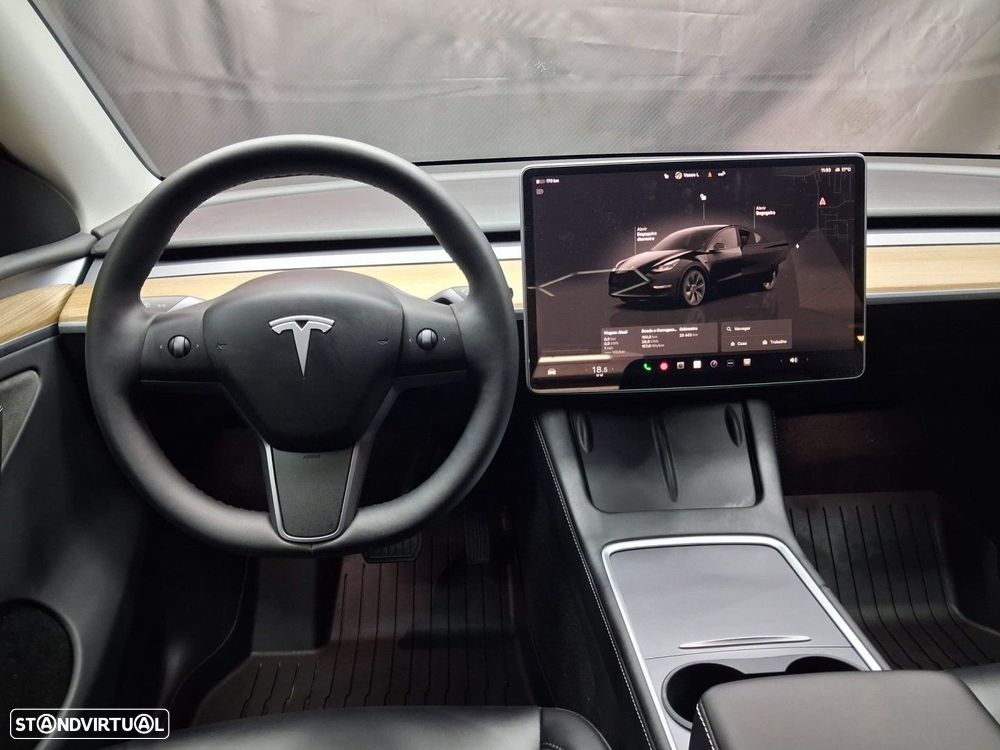 Tesla Model Y Long-Range RWD - 11