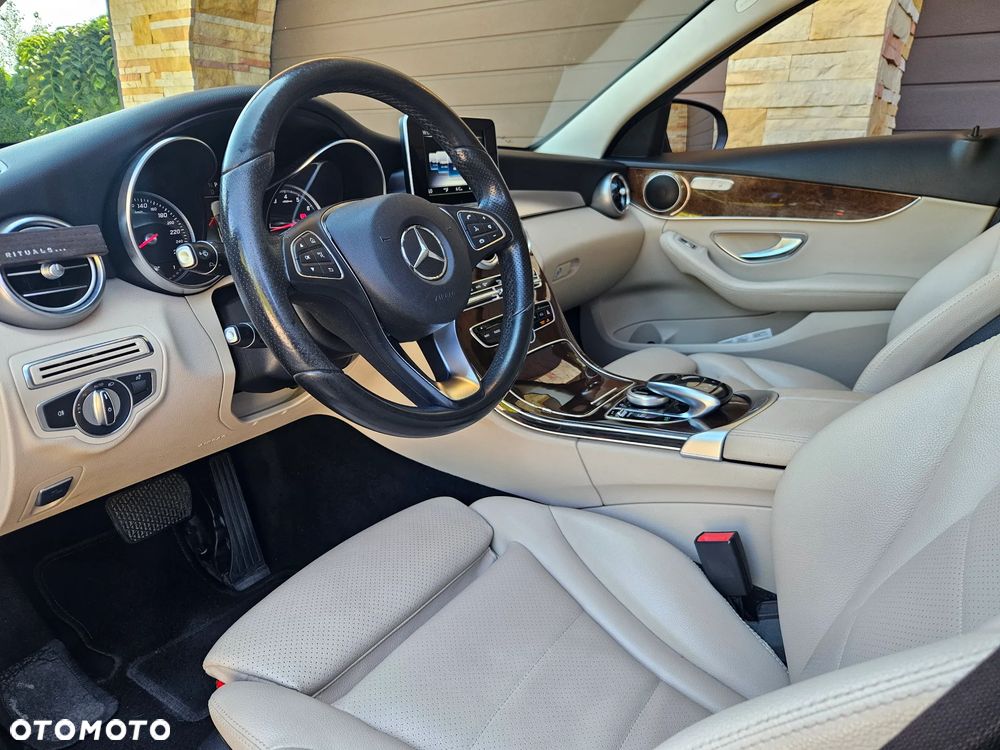 Mercedes-Benz Klasa C 200 4-Matic 9G-TRONIC - 7