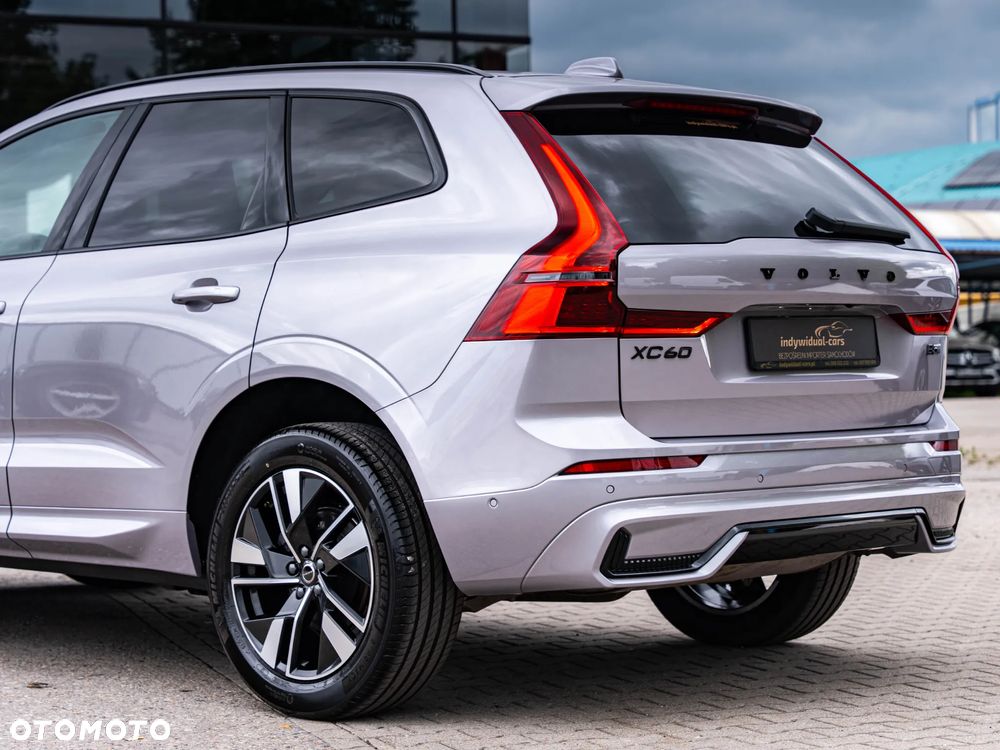 Volvo XC 60 B5 B AWD Plus Dark - 12
