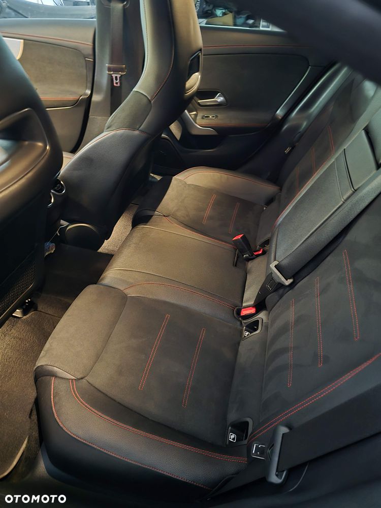 Mercedes-Benz CLA 220 4-Matic AMG Line 7G-DCT - 6