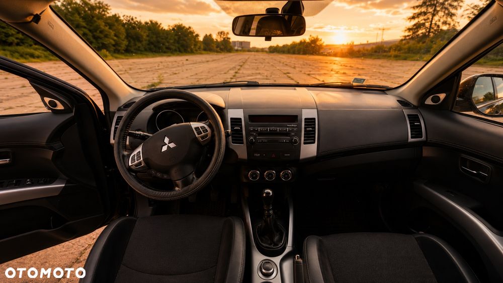 Mitsubishi Outlander 2.0 DID Intense - 3