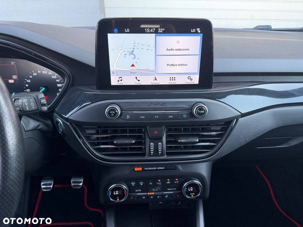 Ford Focus 1.5 EcoBoost ST-Line - 12