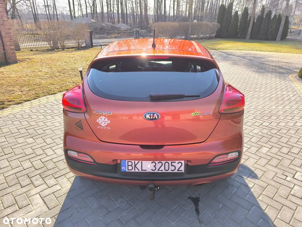 Kia Ceed - 12