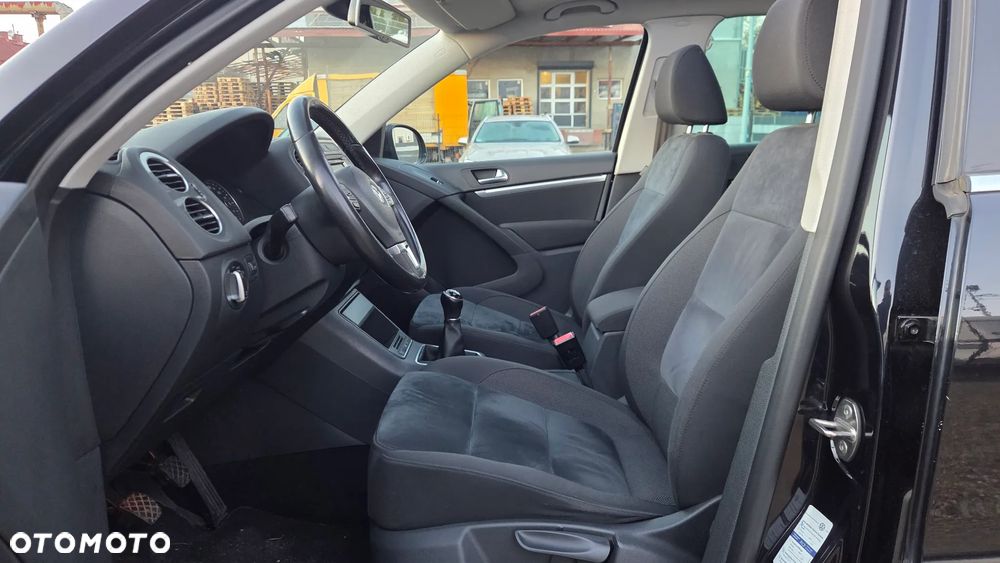 Volkswagen Tiguan 2.0 TDI DPF BlueMotion Technology Sport & Style - 12