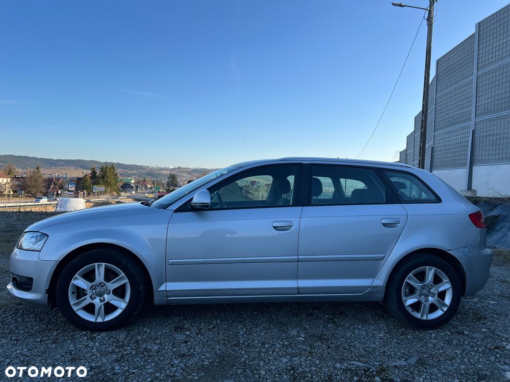 Audi A3 Sportback 1.6 TDI DPF S line Sportpaket - 9
