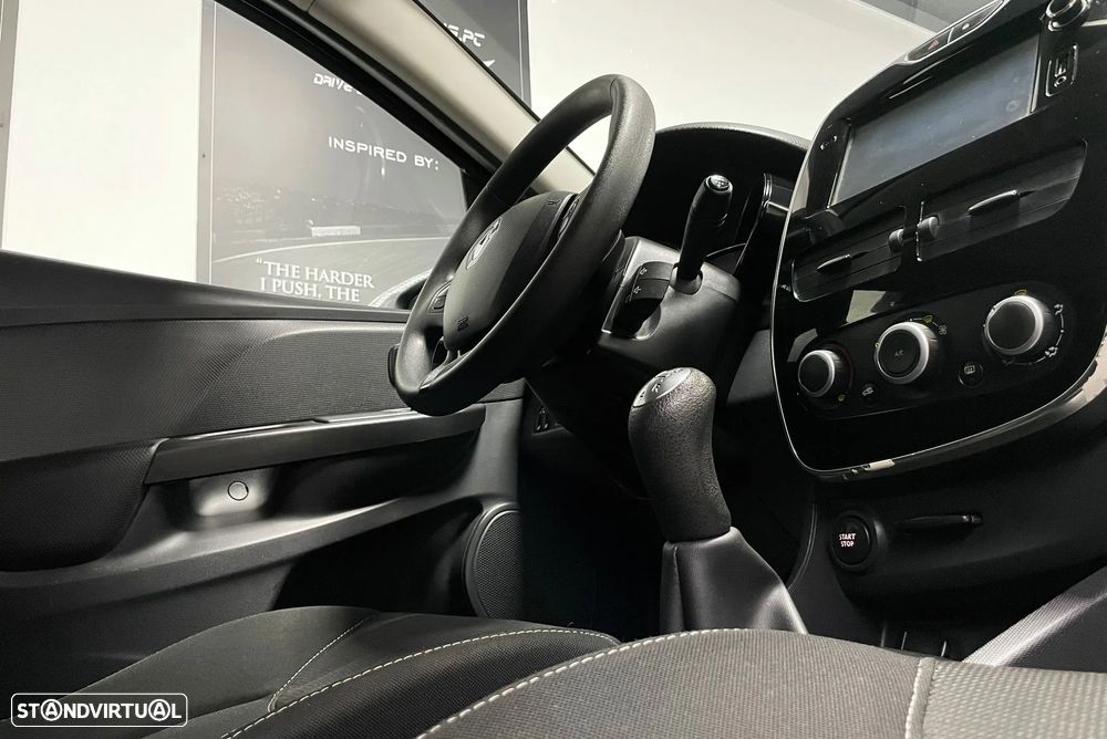 Renault Clio 0.9 TCE Dynamique S - 32