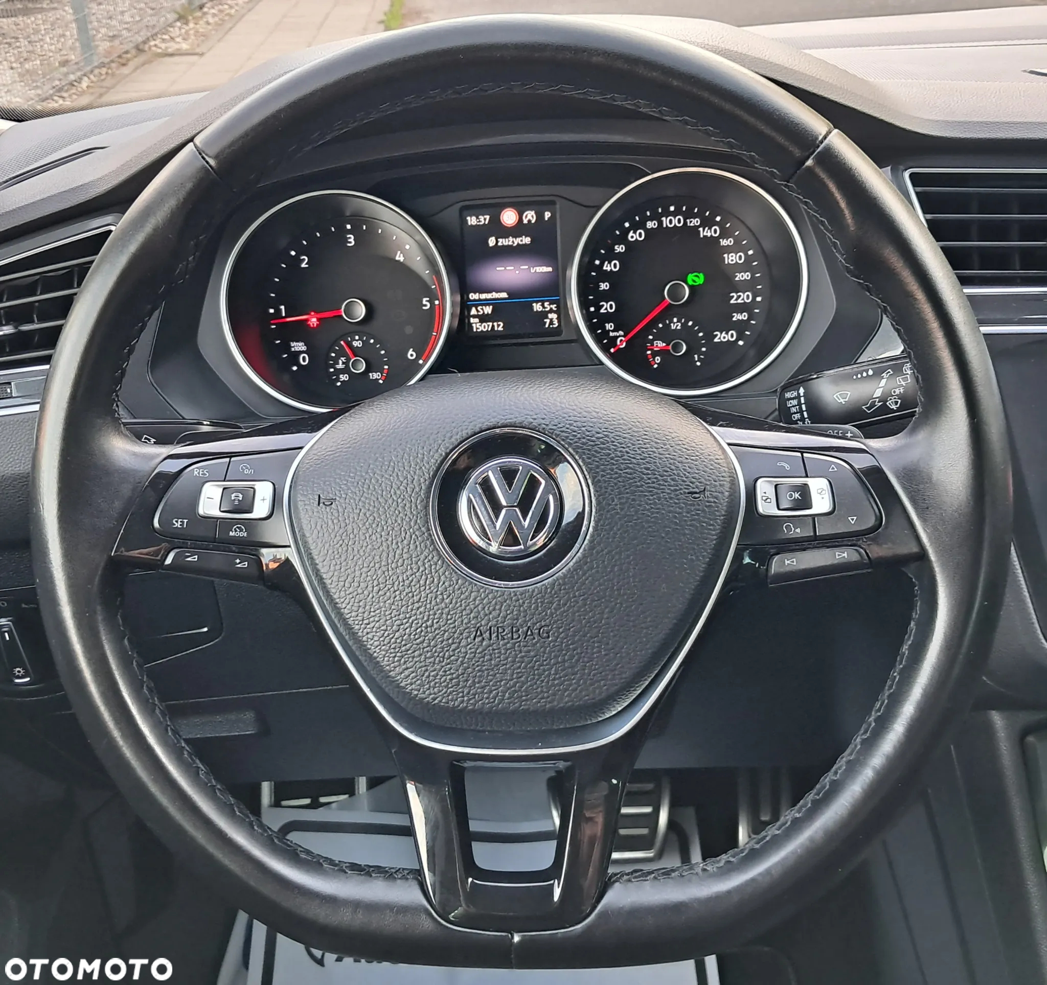 Volkswagen Tiguan - 21