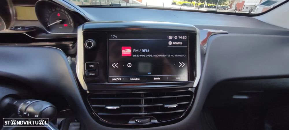 Peugeot 208 1.2 PureTech Signature - 9