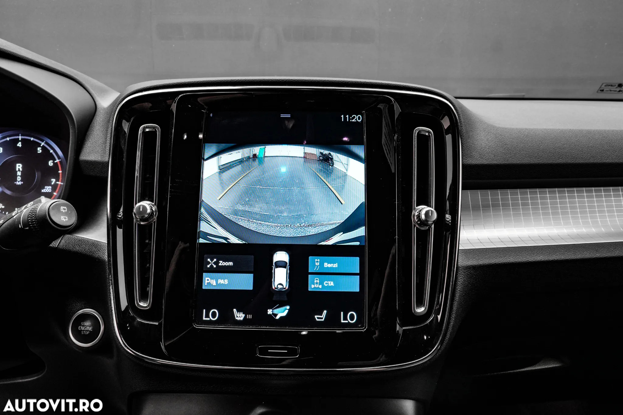 Volvo XC 40 T3 AT8 Momentum Pro - 17