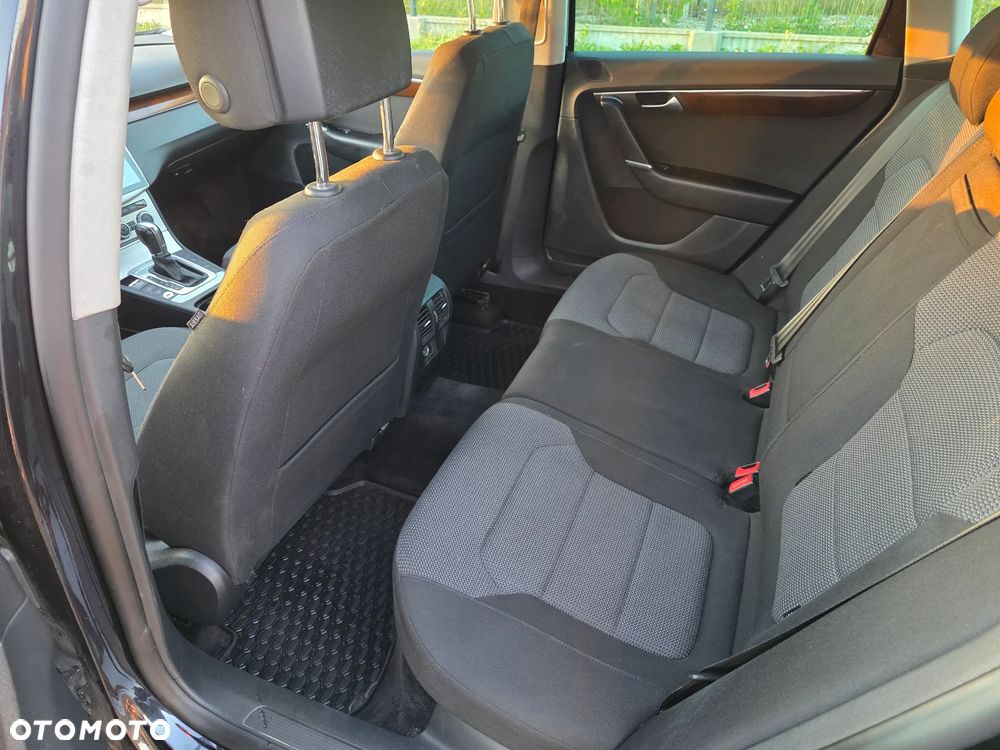 Volkswagen Passat Variant 2.0 TDI DSG BlueMotion Technology Exclusive - 29