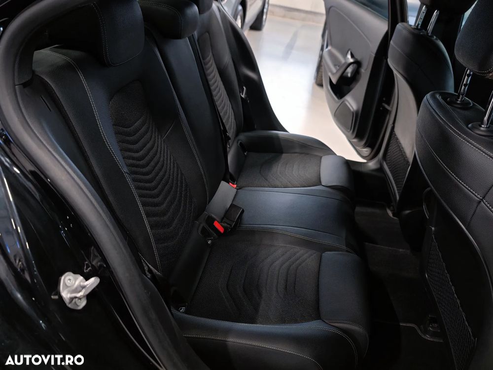 Mercedes-Benz A 250 e 8G-DCT - 11